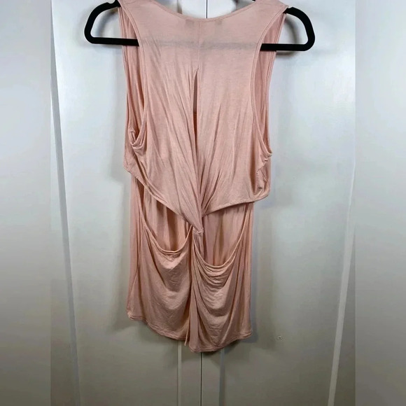 BCBGMAXAZRIA | Soft Pink Top with knotted cutout back details - medium - Picture 6 of 7